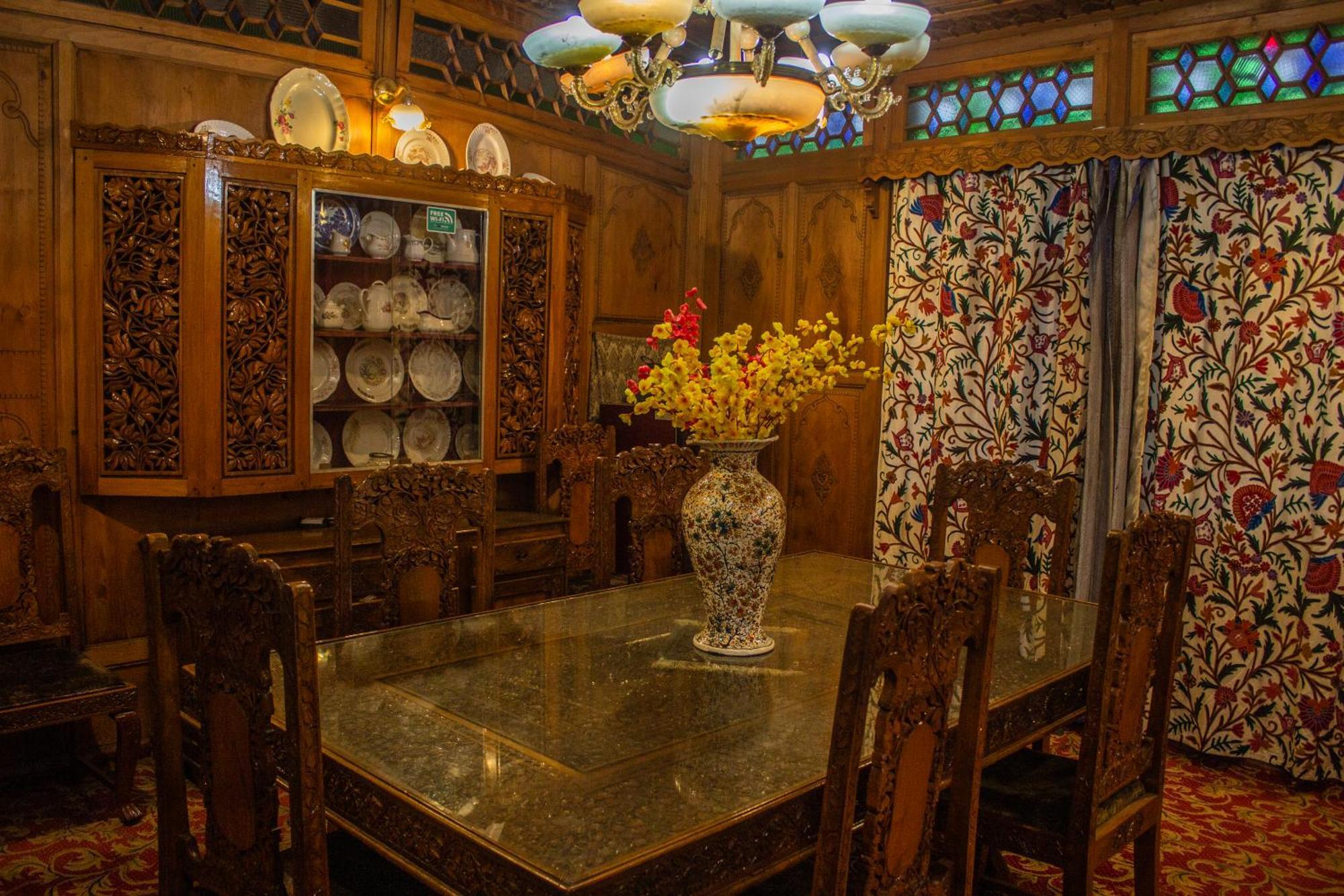Srīnagar House Boat New Manora B&B 외부 사진