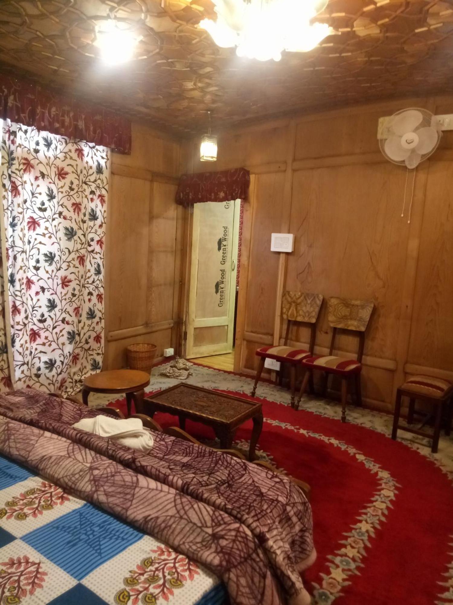 Srīnagar House Boat New Manora B&B 외부 사진